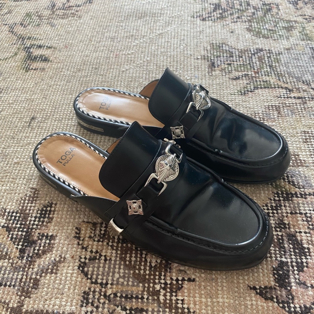 Toga Pulla Mule